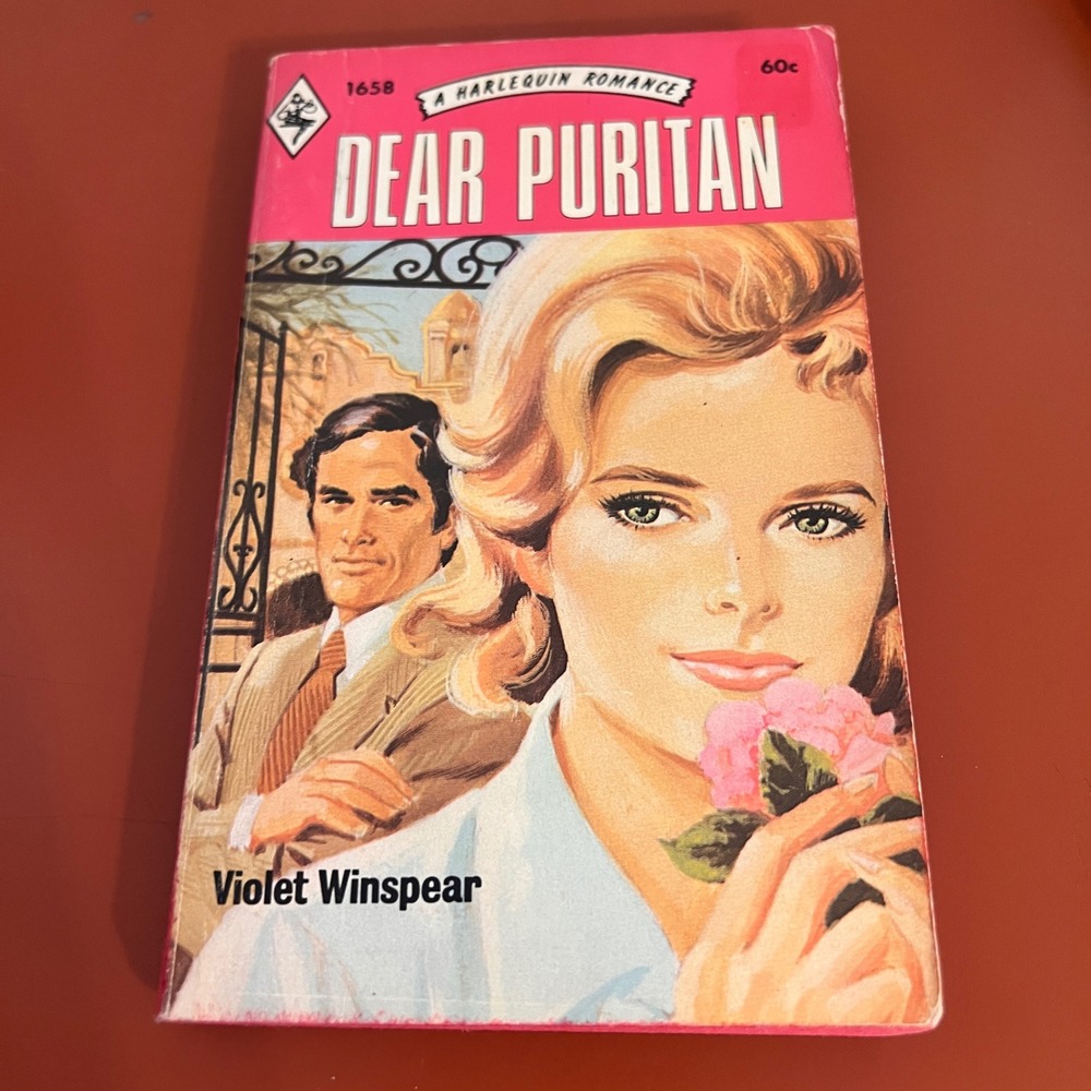 Dear Puritan Violet Winspear Harlequin Romance #1658 Vintage 1973 Paperback Book